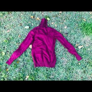 Burgundy light sweater in xs